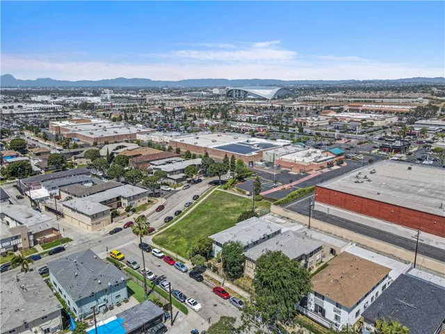 3205 Bartdon, Inglewood, California 90303