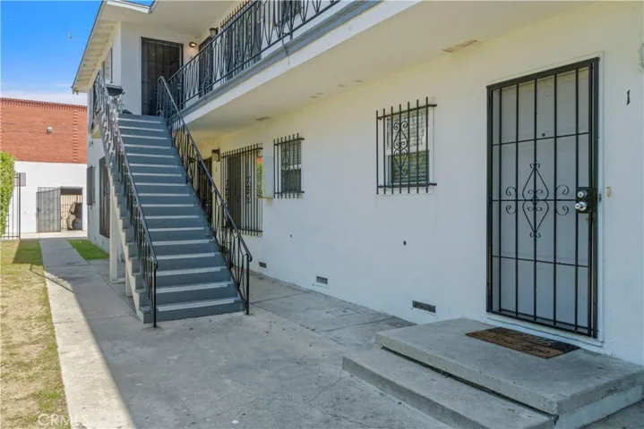 3205 Bartdon, Inglewood, California 90303