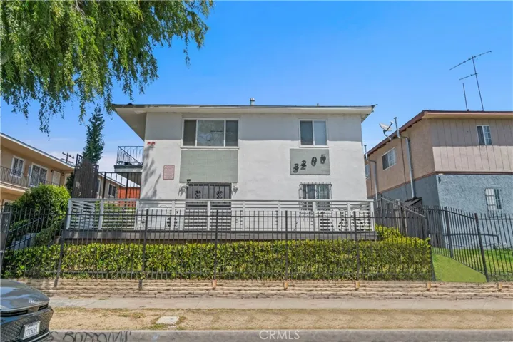 3205 Bartdon, Inglewood, California 90303
