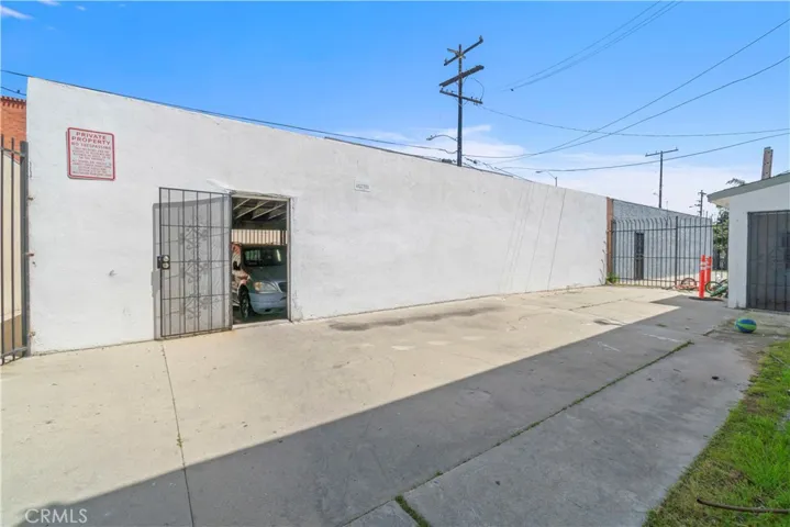 3205 Bartdon, Inglewood, California 90303