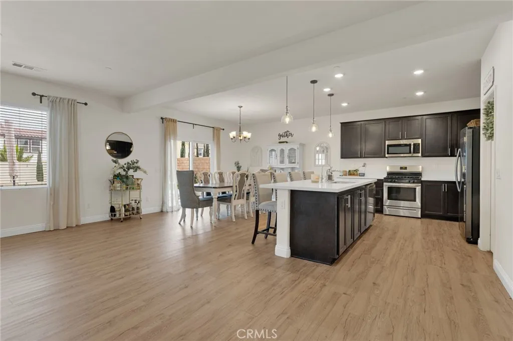 13051 Woodhill, Victorville, California 92392 home-pic-17