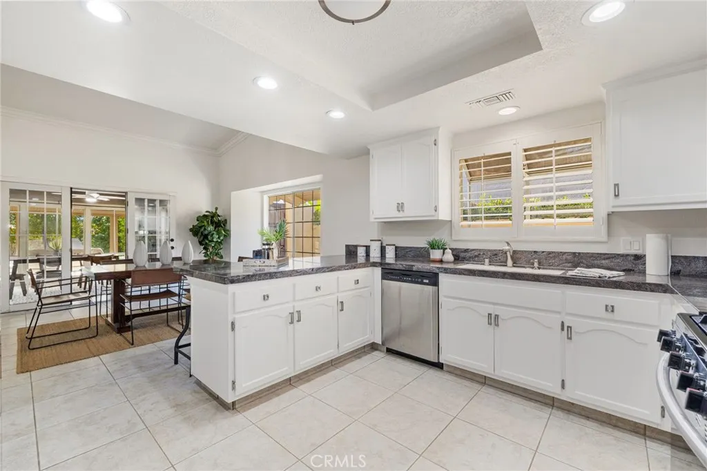 64991 Barnes Court, Desert Hot Springs, California 92240 home-pic-10