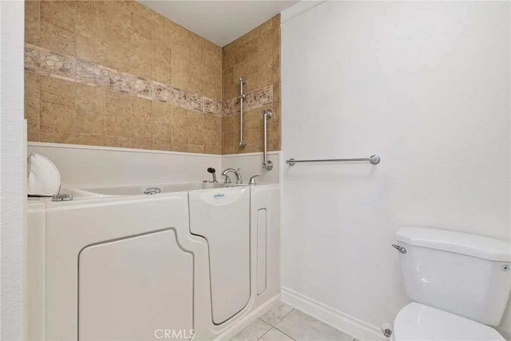 64991 Barnes Court, Desert Hot Springs, California 92240 home-pic-30