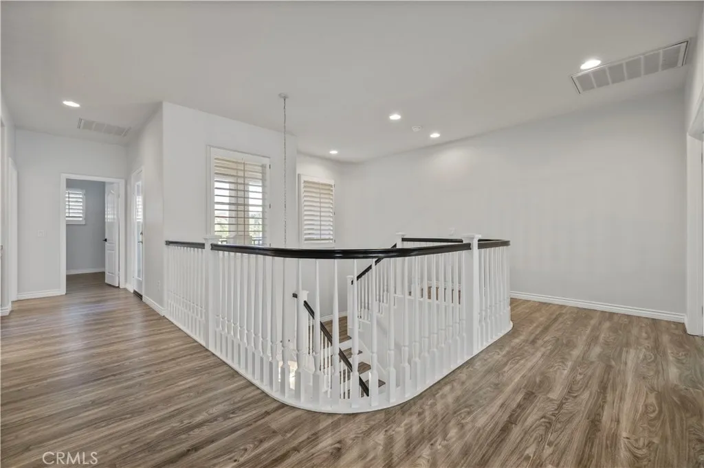 28251 Infinity, Saugus, California 91390 home-pic-32