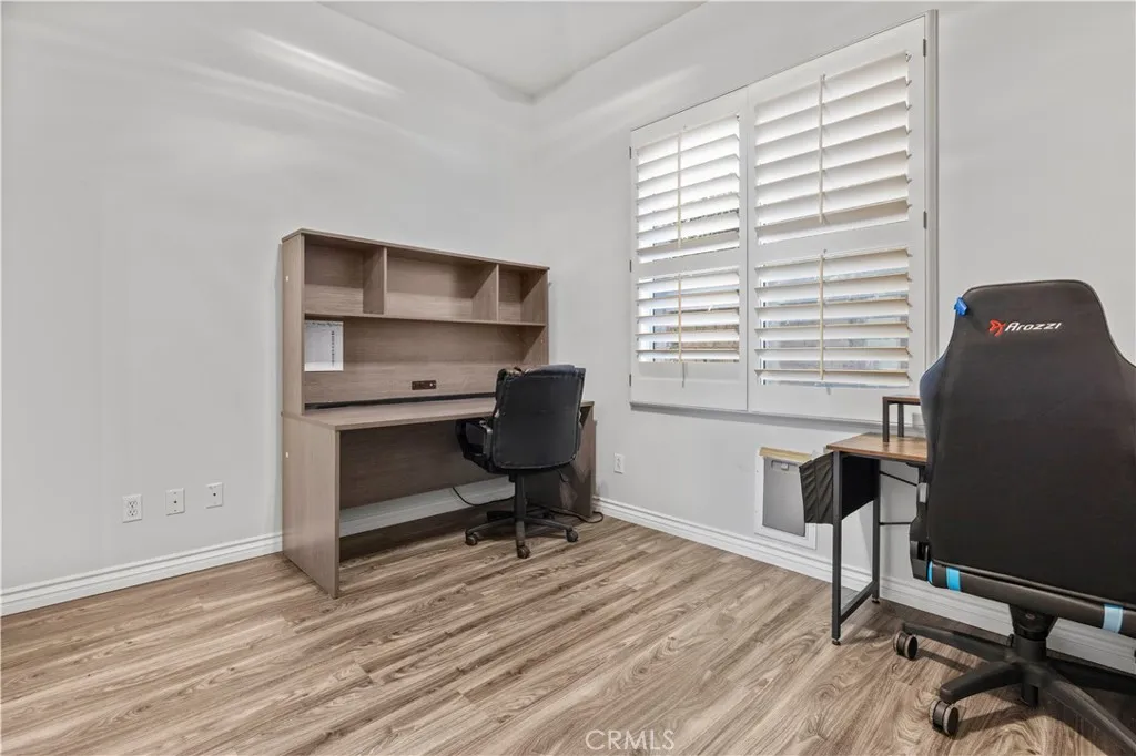28251 Infinity, Saugus, California 91390 home-pic-47
