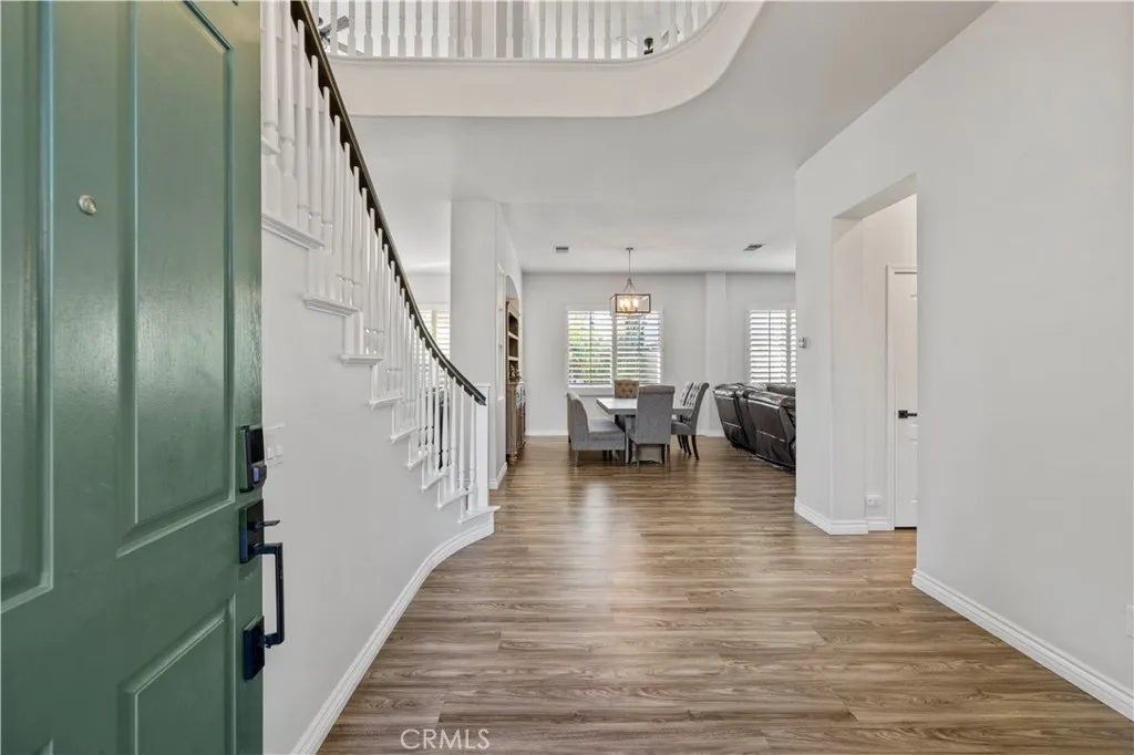28251 Infinity, Saugus, California 91390 home-pic-2