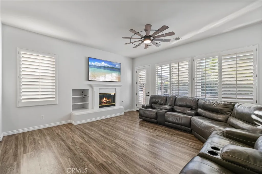 28251 Infinity, Saugus, California 91390 home-pic-16