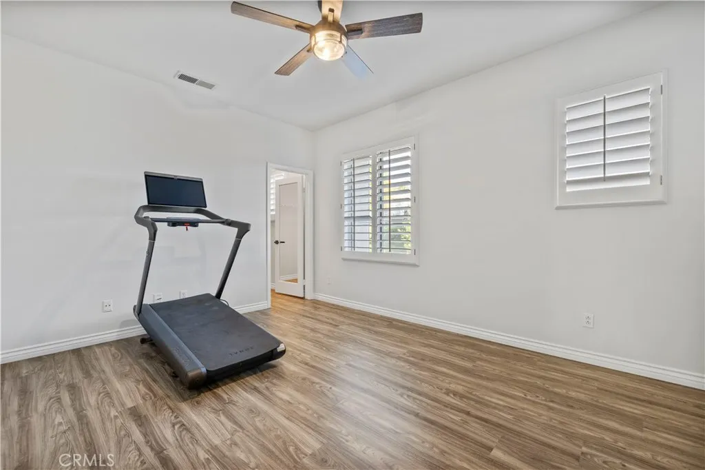 28251 Infinity, Saugus, California 91390 home-pic-42