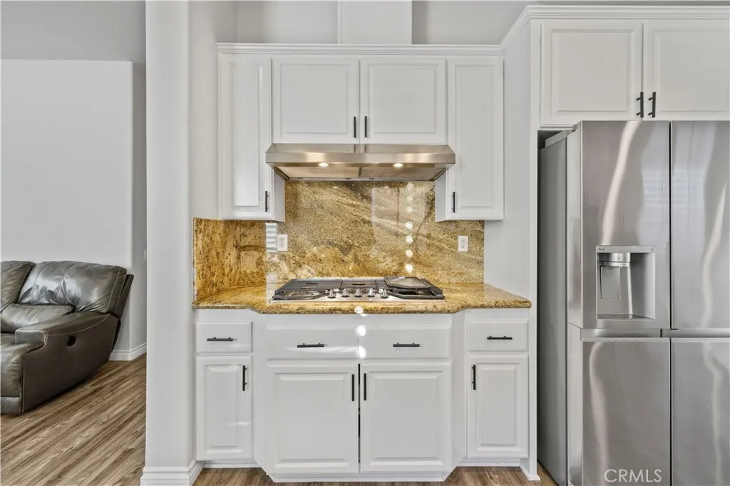28251 Infinity, Saugus, California 91390 home-pic-12