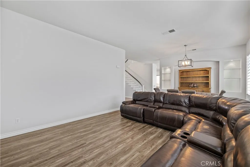 28251 Infinity, Saugus, California 91390 home-pic-8