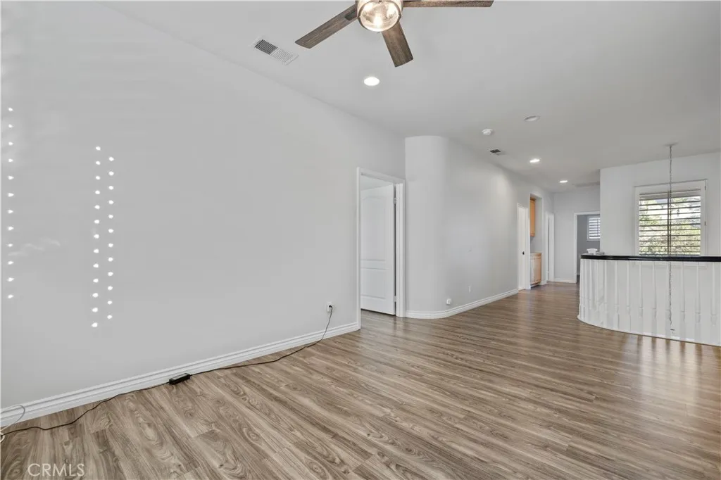 28251 Infinity, Saugus, California 91390 home-pic-34