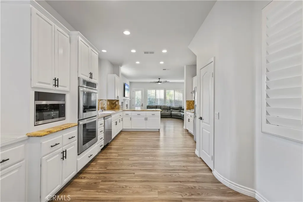 28251 Infinity, Saugus, California 91390 home-pic-15