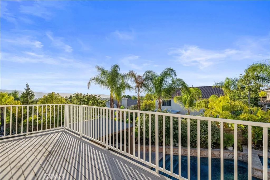 28251 Infinity, Saugus, California 91390 home-pic-27