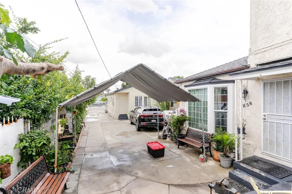856 W 73rd Street, Los Angeles, California 90044 home-pic-44