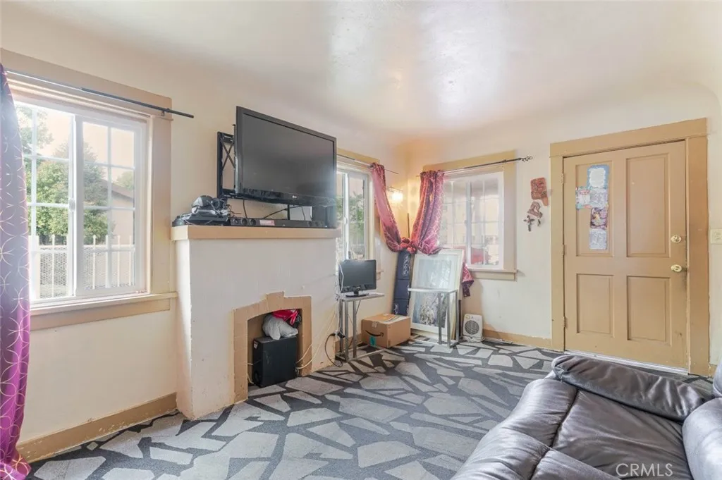 856 W 73rd Street, Los Angeles, California 90044 home-pic-13