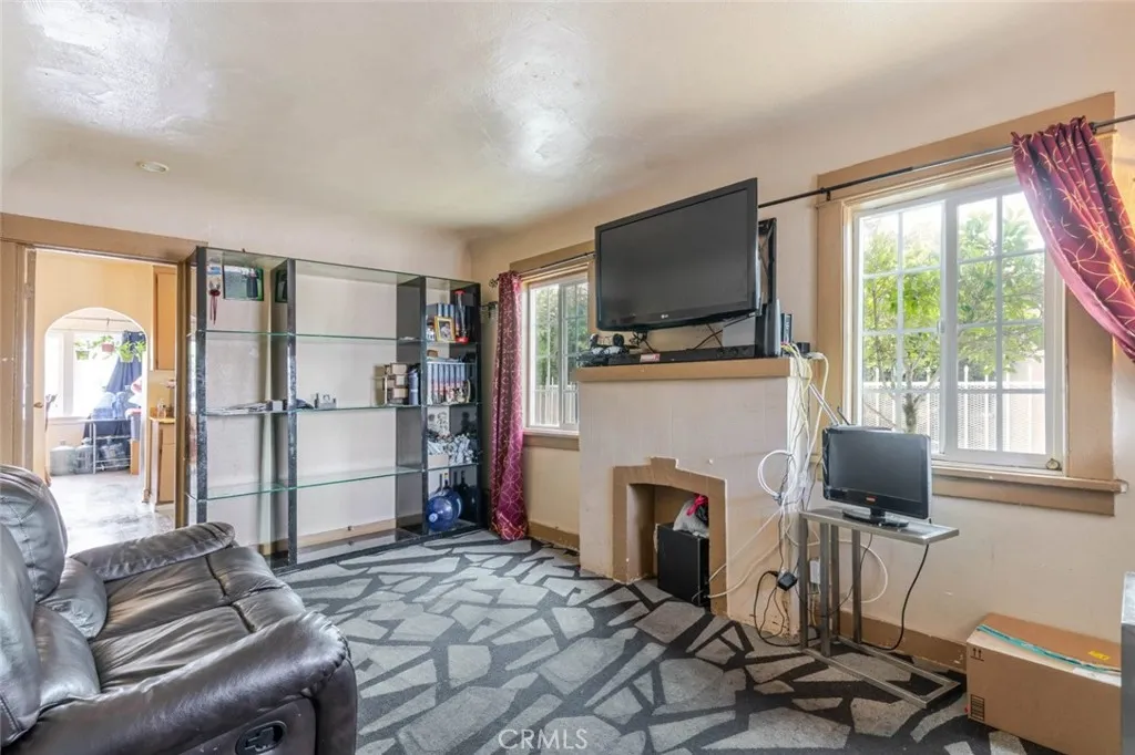 856 W 73rd Street, Los Angeles, California 90044 home-pic-12