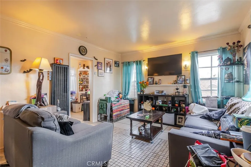 856 W 73rd Street, Los Angeles, California 90044 home-pic-39