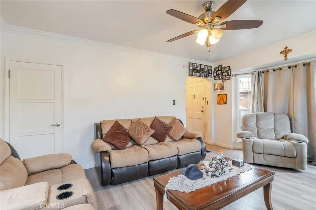 856 W 73rd Street, Los Angeles, California 90044 home-pic-19