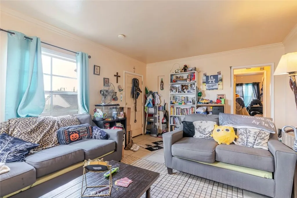 856 W 73rd Street, Los Angeles, California 90044 home-pic-40
