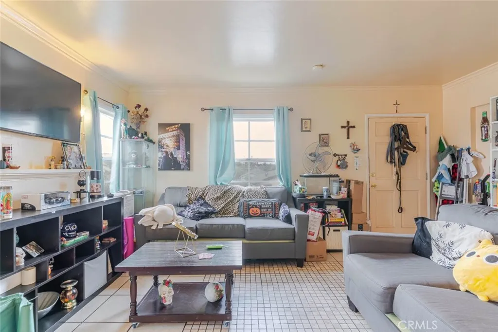 856 W 73rd Street, Los Angeles, California 90044 home-pic-41