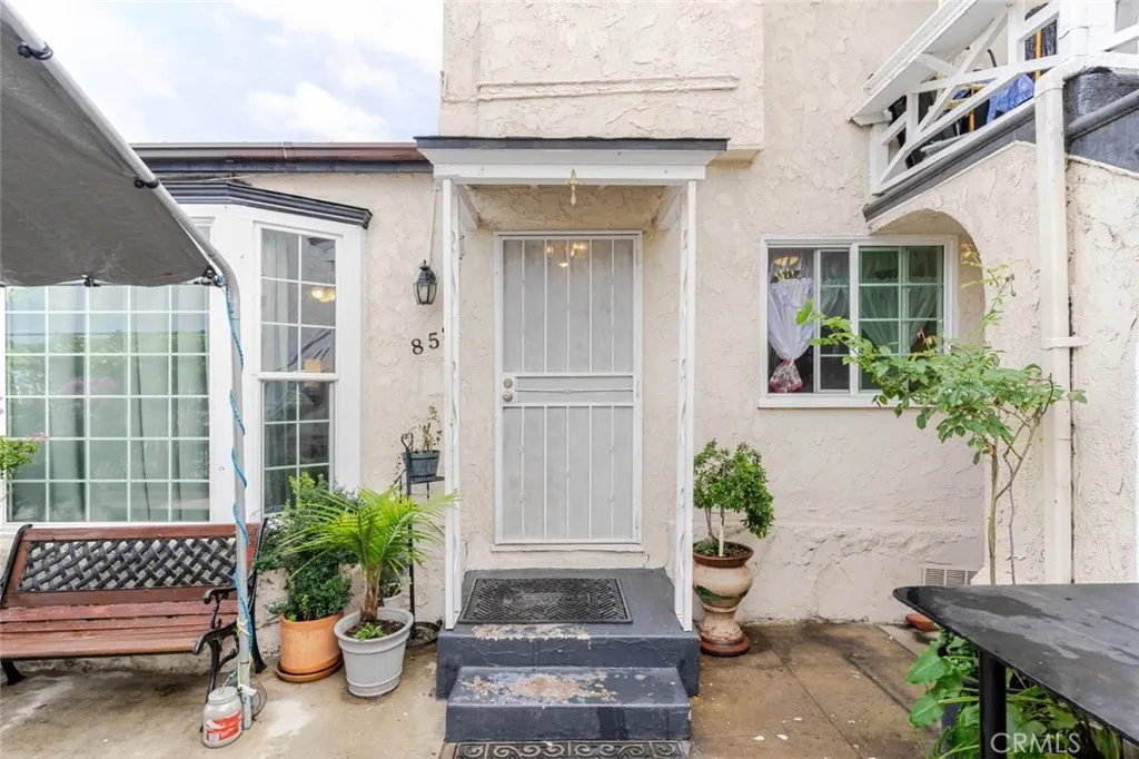 856 W 73rd Street, Los Angeles, California 90044 home-pic-31
