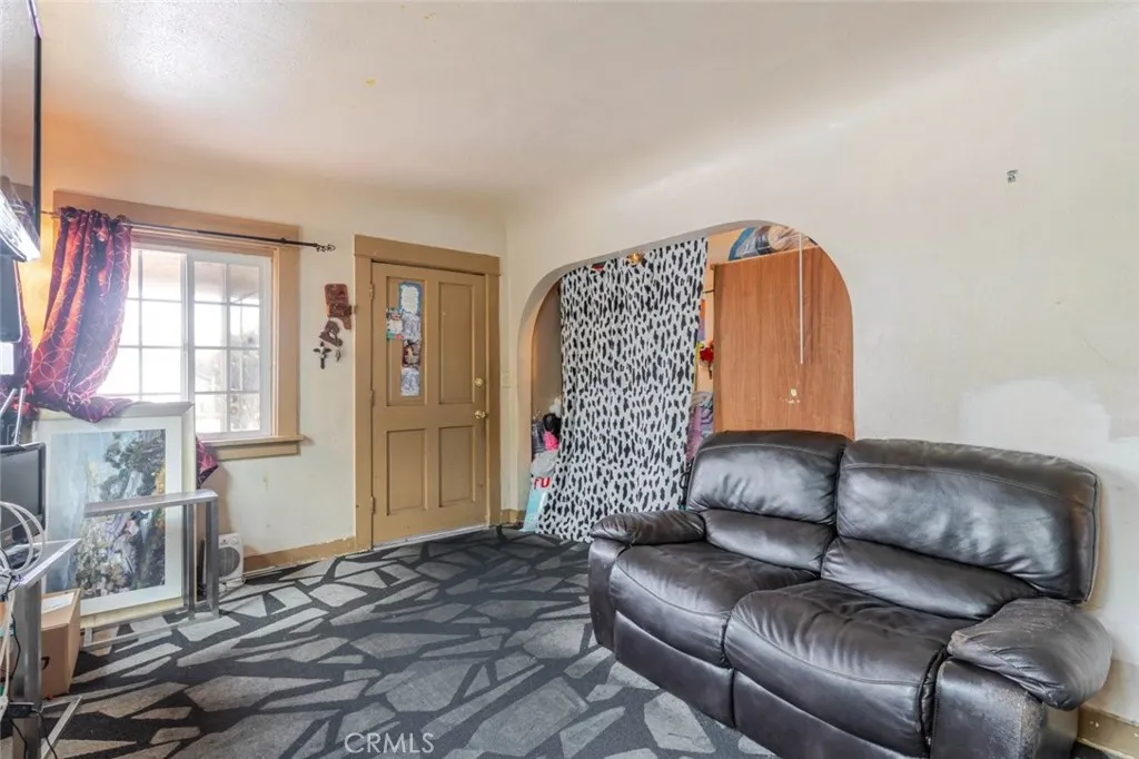 856 W 73rd Street, Los Angeles, California 90044 home-pic-14