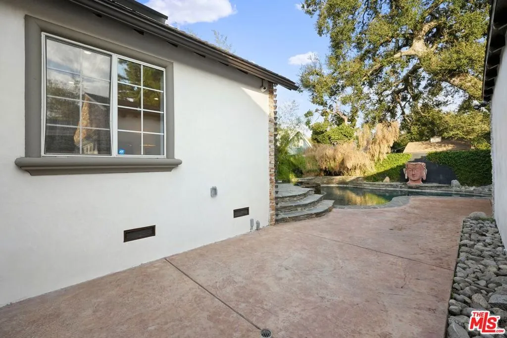 5324 Irvine Avenue, Valley Village, California 91601 home-pic-23