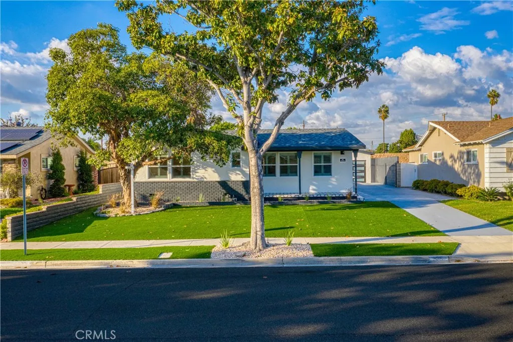 925 W Autumn, Anaheim, California 92805 home-pic-2