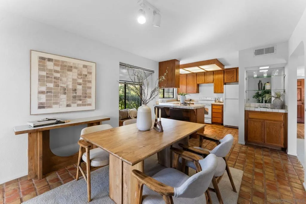 3148 Vista Grande, Carlsbad, California 92009 home-pic-5