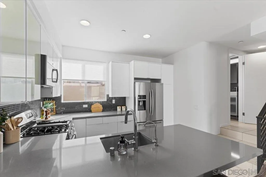 4177 Voltaire, San Diego, California 92107 home-pic-6