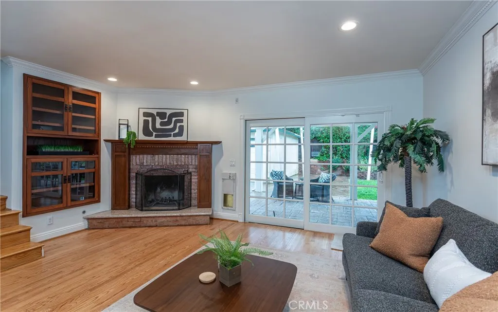 842 Cornell, Burbank, California 91504 home-pic-20