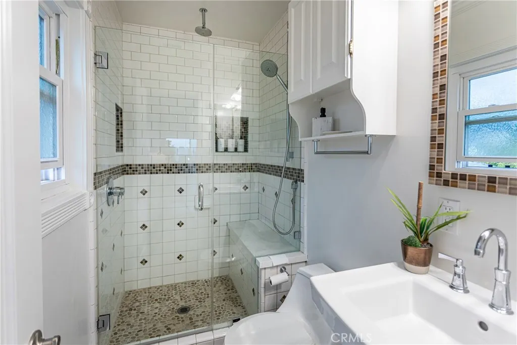 842 Cornell, Burbank, California 91504 home-pic-27