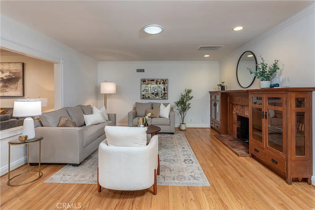 842 Cornell, Burbank, California 91504 home-pic-3