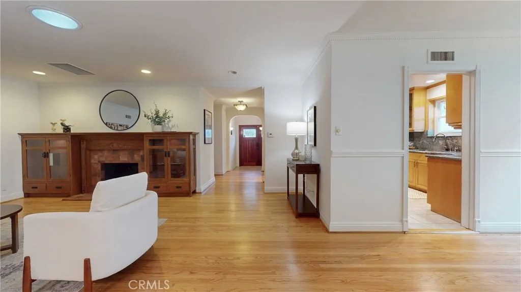 842 Cornell, Burbank, California 91504 home-pic-5