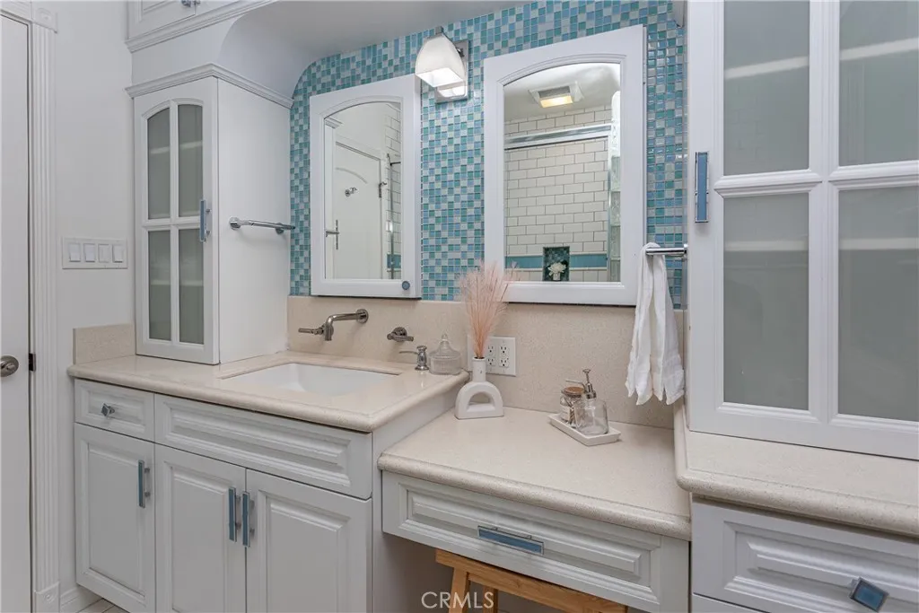 842 Cornell, Burbank, California 91504 home-pic-38