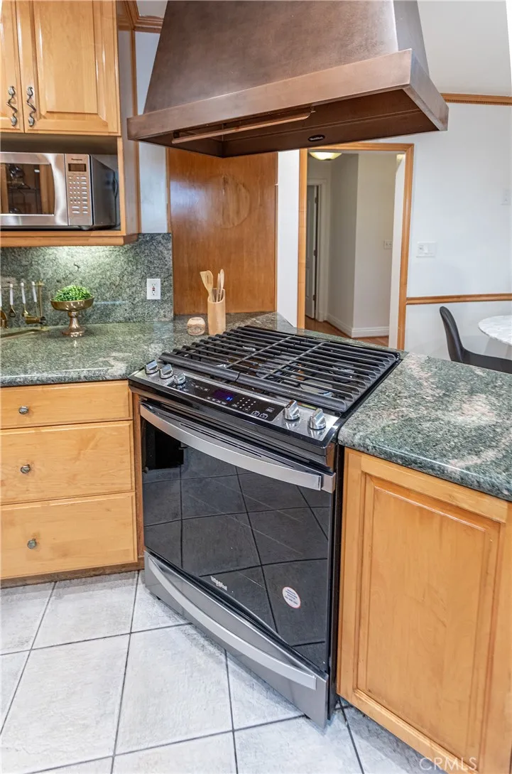 842 Cornell, Burbank, California 91504 home-pic-12