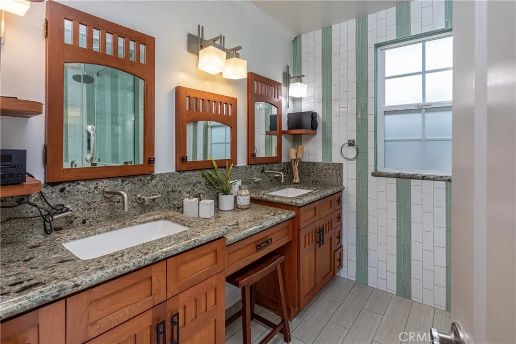 842 Cornell, Burbank, California 91504 home-pic-31