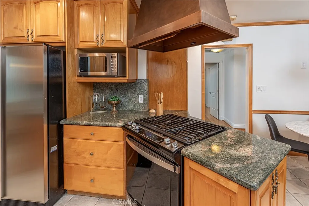 842 Cornell, Burbank, California 91504 home-pic-11