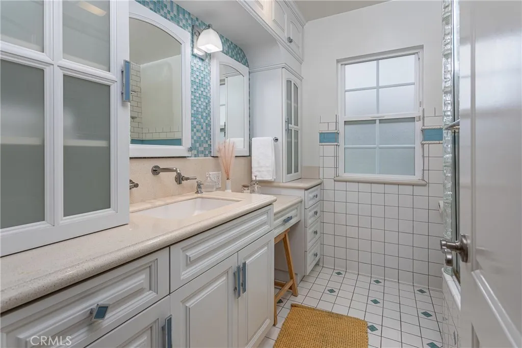 842 Cornell, Burbank, California 91504 home-pic-36