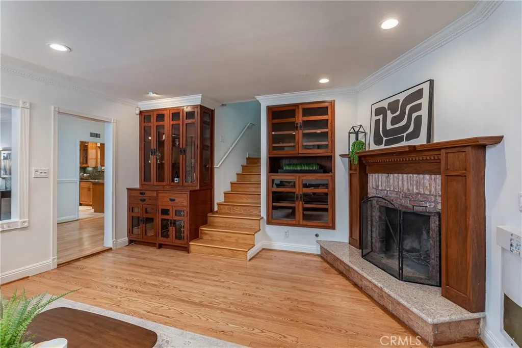 842 Cornell, Burbank, California 91504 home-pic-19