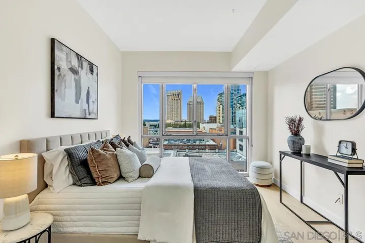 445 Island 714, San Diego, California 92101