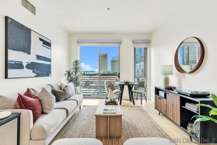 445 Island 714, San Diego, California 92101
