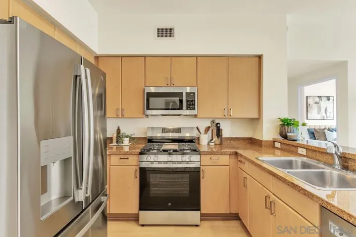445 Island 714, San Diego, California 92101
