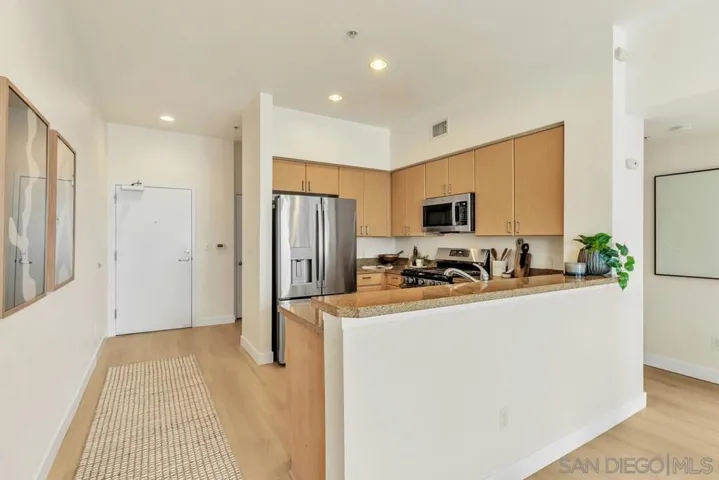 445 Island 714, San Diego, California 92101