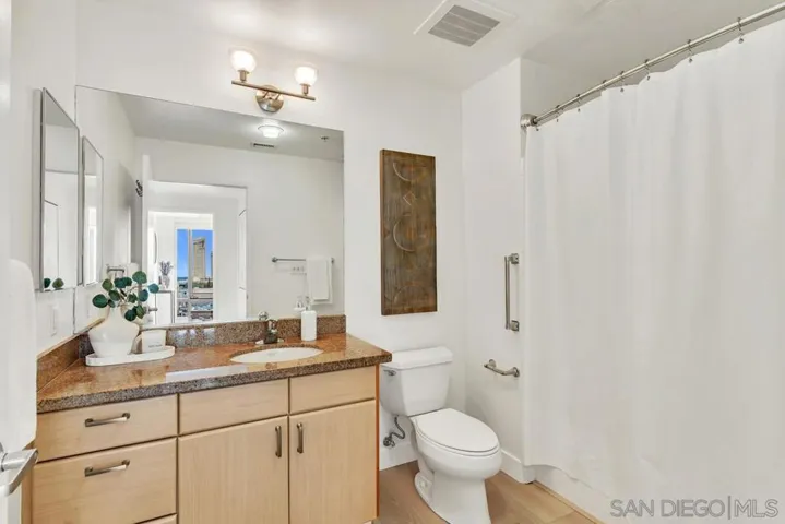 445 Island 714, San Diego, California 92101