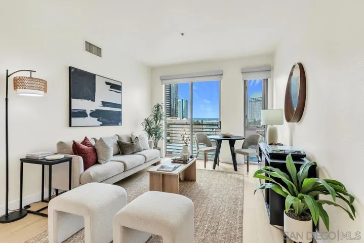 445 Island 714, San Diego, California 92101