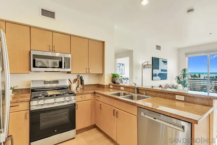 445 Island 714, San Diego, California 92101