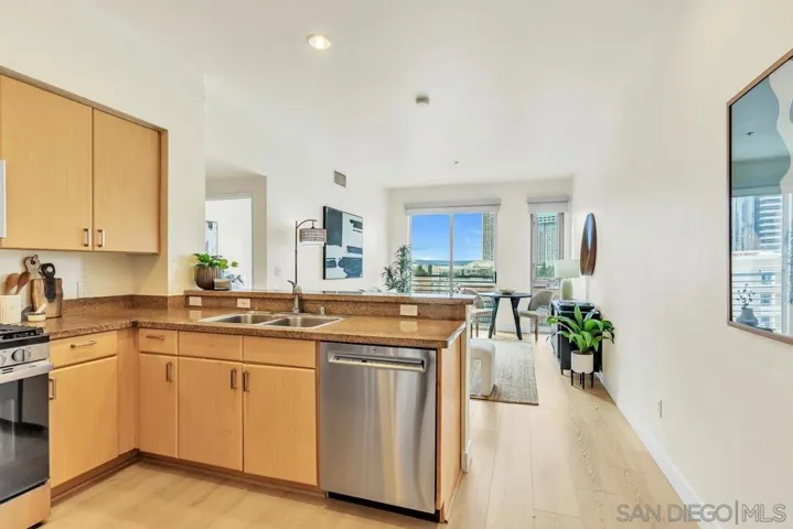 445 Island 714, San Diego, California 92101