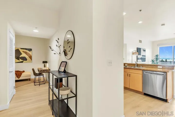 445 Island 714, San Diego, California 92101