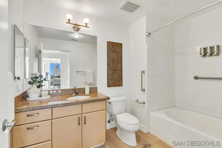 445 Island 714, San Diego, California 92101